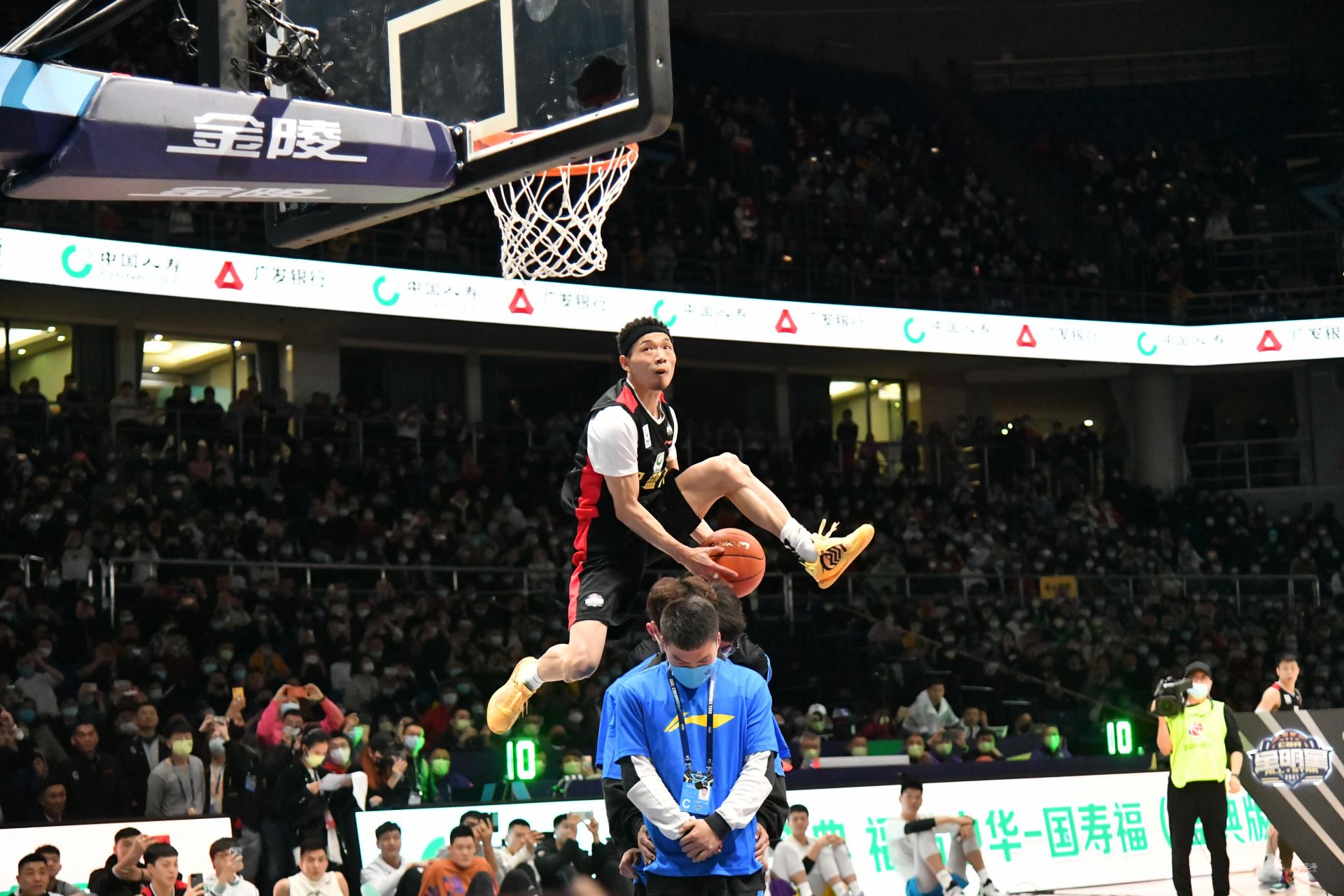 半场执行的 半场执行的